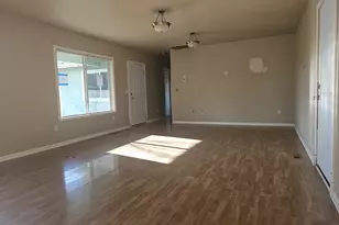 183 E Dodge St, Lebanon, OR 97355 - Photo 4