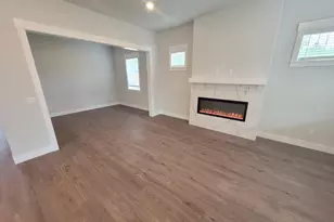1577 NE 9th Ave, Battle Ground, WA 98604 - Photo 2