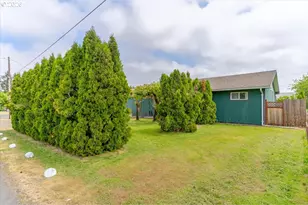 2733 Birch St, Lebanon, OR 97355 - Photo 4