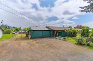 2733 Birch St, Lebanon, OR 97355 - Photo 2