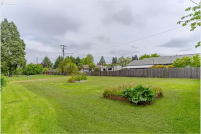 2733 Birch St, Lebanon, OR 97355 - Photo 40