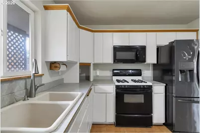 2733 Birch St, Lebanon, OR 97355 - Photo 20