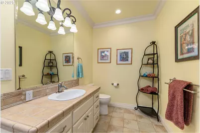245 Fairway Village Ln, Roseburg, OR 97471 - Photo 28