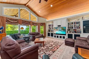 245 Fairway Village Ln, Roseburg, OR 97471 - Photo 8