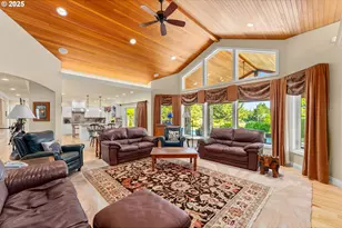 245 Fairway Village Ln, Roseburg, OR 97471 - Photo 10