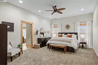 1970 Landaggard Dr, Salem, OR 97304 - Photo 28