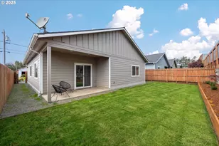 1065 Crocker St, Coos Bay, OR 97420 - Photo 34