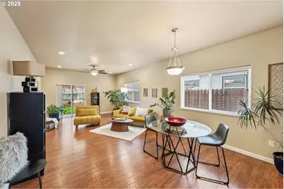 1065 Crocker St, Coos Bay, OR 97420 - Photo 6