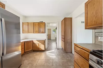 1166 NE Klamath Ave, Roseburg, OR 97470 - Photo 12