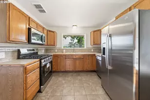 1166 NE Klamath Ave, Roseburg, OR 97470 - Photo 10