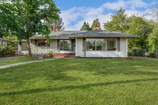 1166 NE Klamath Ave, Roseburg, OR 97470 - Photo 2