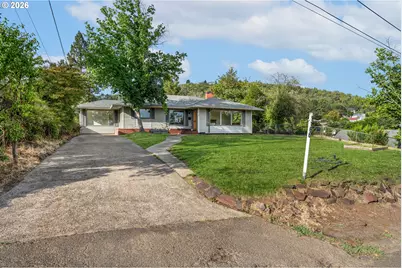 1166 NE Klamath Ave, Roseburg, OR 97470 - Photo 4