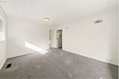 1166 NE Klamath Ave, Roseburg, OR 97470 - Photo 14