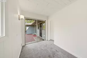 1166 NE Klamath Ave, Roseburg, OR 97470 - Photo 16