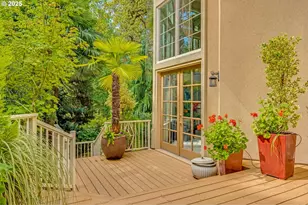 802 NE Brennan Ln, Hillsboro, OR 97124 - Photo 34