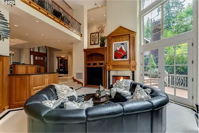 802 NE Brennan Ln, Hillsboro, OR 97124 - Photo 16