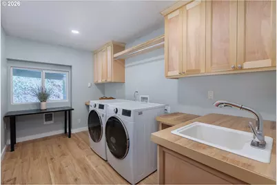 3823 Yaquina Bay Rd, Newport, OR 97365 - Photo 24