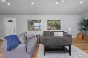 3823 Yaquina Bay Rd, Newport, OR 97365 - Photo 2