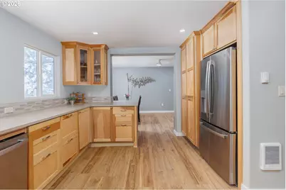 3823 Yaquina Bay Rd, Newport, OR 97365 - Photo 10