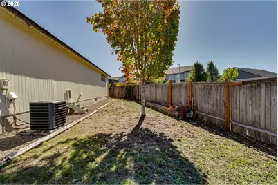 1942 Adelman Loop, Eugene, OR 97402 - Photo 20