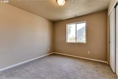 1942 Adelman Loop, Eugene, OR 97402 - Photo 12