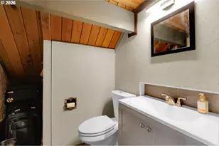 34795 Row River Rd, Cottage Grove, OR 97424 - Photo 10