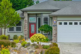 2195 Garfield St, North Bend, OR 97459 - Photo 4