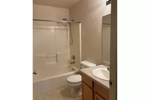 1129 SW Gaines St, Portland, OR 97239 - Photo 10