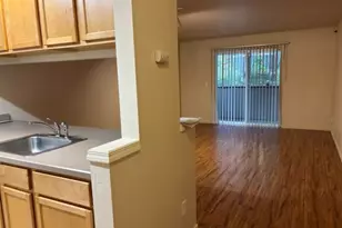 1129 SW Gaines St, Portland, OR 97239 - Photo 8