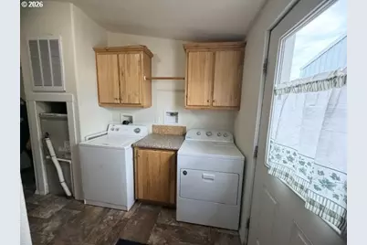 880 N 11th Ave, Elgin, OR 97827 - Photo 18