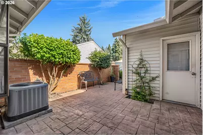 9520 SW Lakeside Dr, Tigard, OR 97224 - Photo 4
