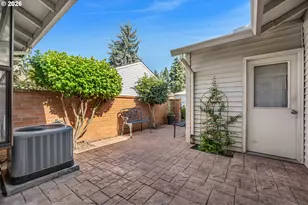 9520 SW Lakeside Dr, Tigard, OR 97224 - Photo 4