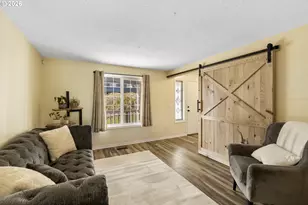 11121 NW 22nd Ct, Vancouver, WA 98685 - Photo 4
