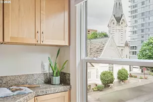 1104 SW Columbia St, Portland, OR 97201 - Photo 8