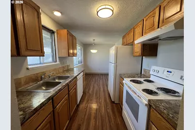 8608 NW 10th Ct, Vancouver, WA 98665 - Photo 6