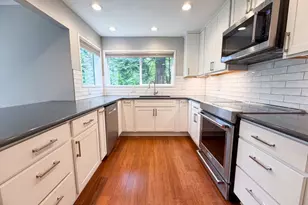 48 Eagle Crest Dr, Lake Oswego, OR 97035 - Photo 2