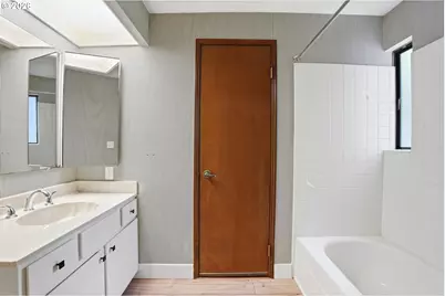 64 Wheatherstone Ct #36, Lake Oswego, OR 97035 - Photo 8