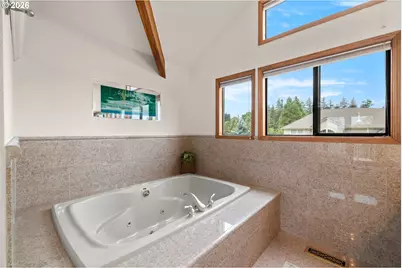 11734 SE Banbury Cir, Happy Valley, OR 97086 - Photo 34