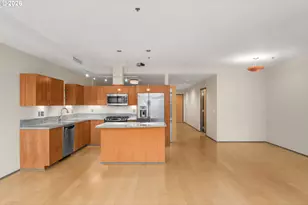 1221 SW 10th Ave, Portland, OR 97205 - Photo 10