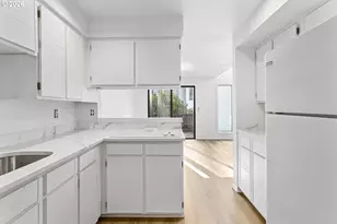 3676 Spring Ln, Lake Oswego, OR 97035 - Photo 16