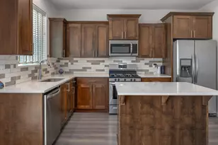 2108 S Jasper Dr, Cornelius, OR 97113 - Photo 8