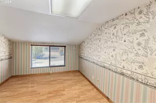 547 Oakdale Dr, Medford, OR 97501 - Photo 40