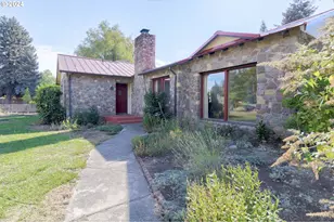 547 Oakdale Dr, Medford, OR 97501 - Photo 2