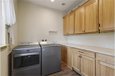 381 Studebaker Spur 2, Castle Rock, WA 98611 - Photo 16