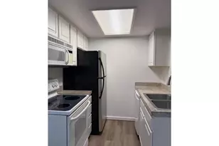 9987 SE Talbert St, Clackamas, OR 97015 - Photo 8