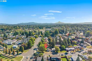 1438 SE Cochran Dr, Gresham, OR 97080 - Photo 40
