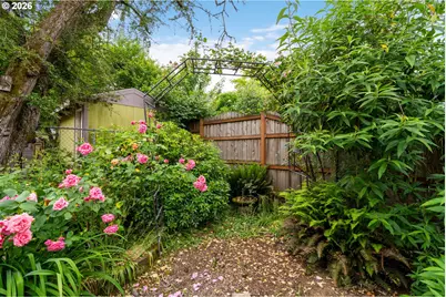 6635 NE Mallory Ave, Portland, OR 97211 - Photo 40