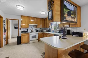 10301 Emily Dr, Island City, OR 97850 - Photo 2