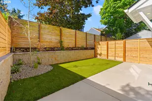 1524 NE Jarrett St, Portland, OR 97211 - Photo 2