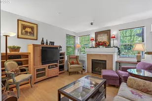 10813 SW Canterbury Ln, Tigard, OR 97224 - Photo 2